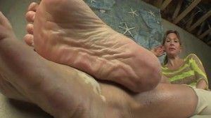 HAL reccomend deep wrinkled feet soles